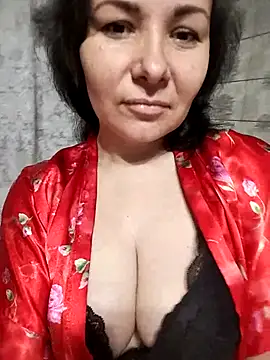 Snapshot of Mia24Blove chatting on 10/15/25, 06:27 Mia24Blove online show from 10/15/25, 06:27