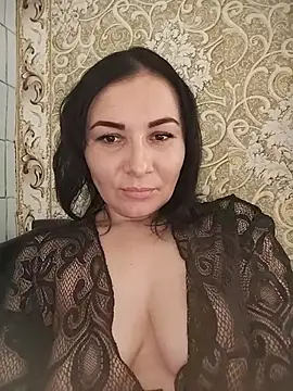 Mia24Blove online show from 05/28/26, 11:05