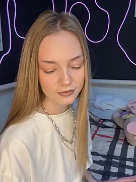 MilaMoone online show from 02/05/26, 11:06