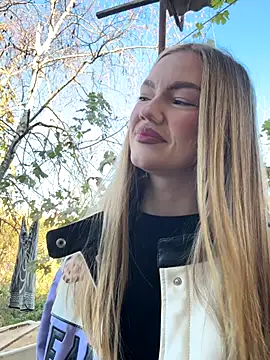 MilaMoone online show from 11/02/25, 11:48