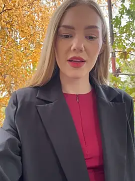 MilaMoone online show from 10/24/25, 11:09