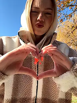 MilaMoone online show from 11/29/25, 09:20