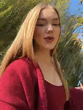 MilaMoone online show from 11/06/25, 11:03