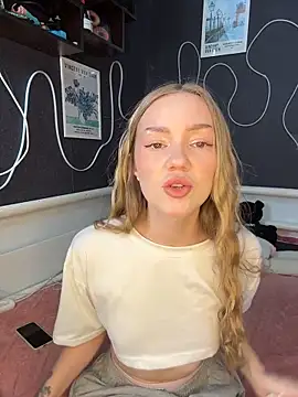 MilaMoone online show from 03/15/26, 11:06