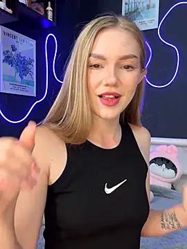 MilaMoone online show from 10/29/25, 10:36