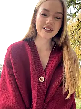 MilaMoone online show from 11/16/25, 10:53