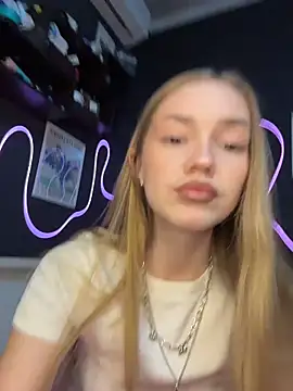 MilaMoone online show from 03/06/26, 12:44