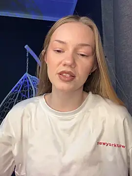 MilaMoone online show from 02/01/26, 10:46