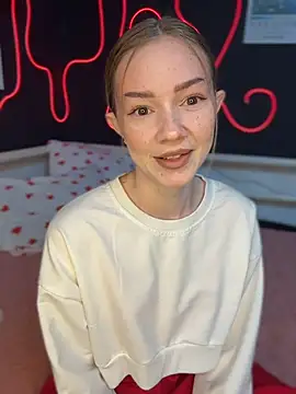 MilaMoone online show from 04/09/26, 11:16