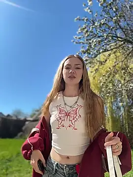 MilaMoone online show from 04/06/26, 11:00