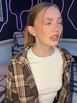 MilaMoone online show from 02/04/26, 10:54