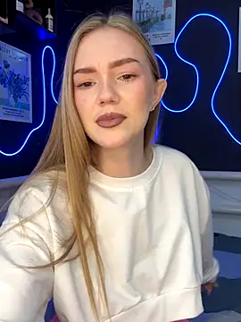 MilaMoone online show from 10/20/25, 11:11