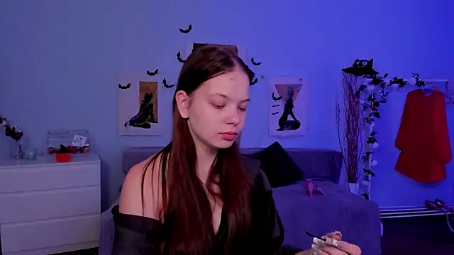 Snapshot of BetsyKiss chatting on 10/29/25, 06:45 BetsyKiss online show from 10/29/25, 06:45