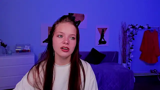 Snapshot of BetsyKiss chatting on 10/22/25, 05:18 BetsyKiss online show from 10/22/25, 05:18