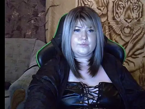 YuliiaSan online show from 11/27/25, 04:18