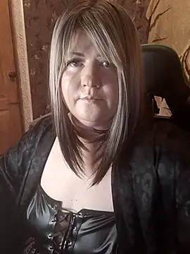 YuliiaSan online show from 12/04/25, 07:24