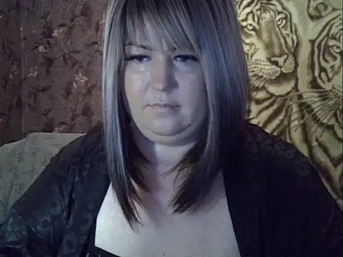 YuliiaSan online show from 12/20/25, 09:06