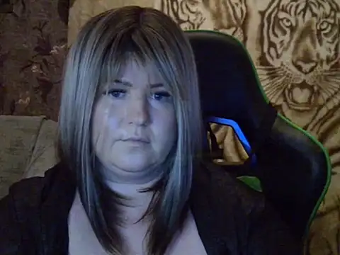 YuliiaSan online show from 12/05/25, 07:12