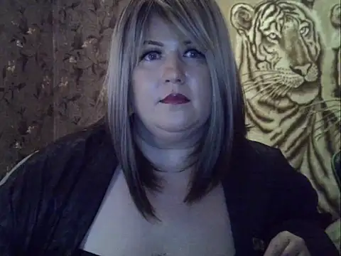 YuliiaSan online show from 12/18/25, 05:56