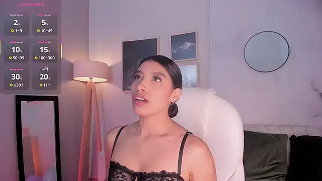 Tiffany Low online show from 10/16/25, 01:41