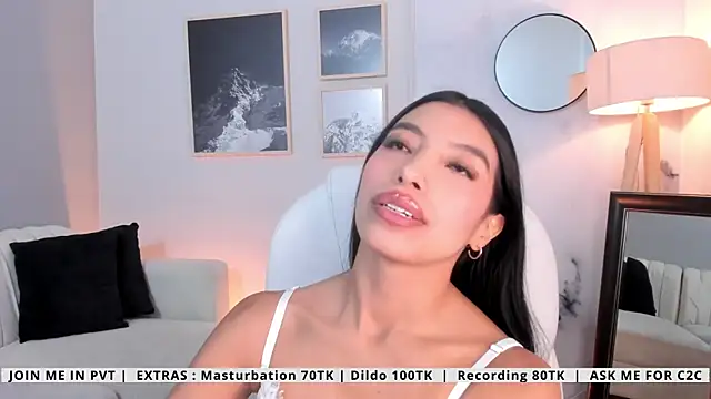 Tiffany Low online show from 05/06/26, 04:22