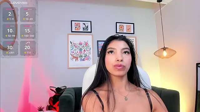 Tiffany Low online show from 06/04/26, 03:49