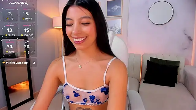 Tiffany Low online show from 11/12/25, 01:37