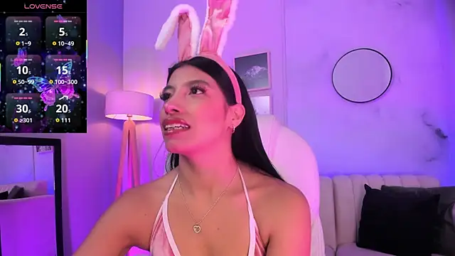 Tiffany Low online show from 10/29/25, 01:32