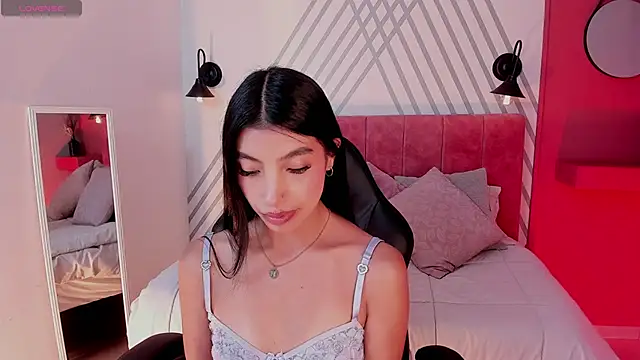 Tiffany Low online show from 04/30/26, 05:09