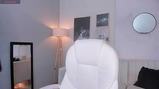 Tiffany Low online show from 12/14/25, 01:28