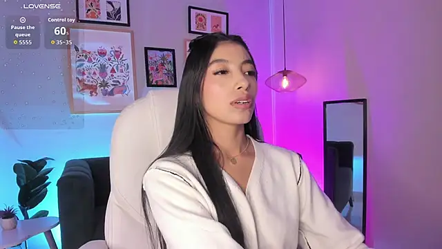 Tiffany Low online show from 05/28/26, 04:35