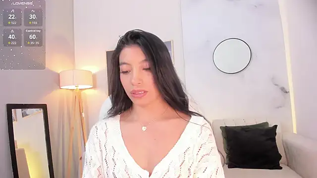 Tiffany Low online show from 11/08/25, 01:25