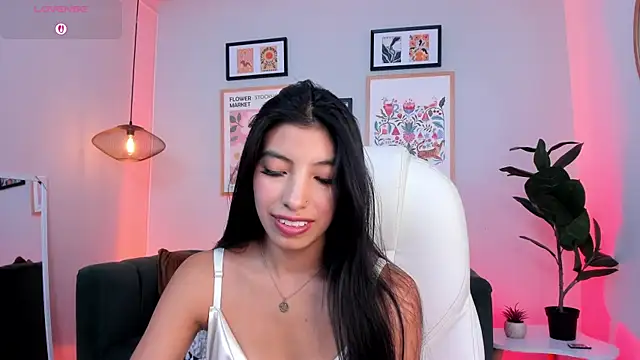 Tiffany Low online show from 06/17/26, 03:44