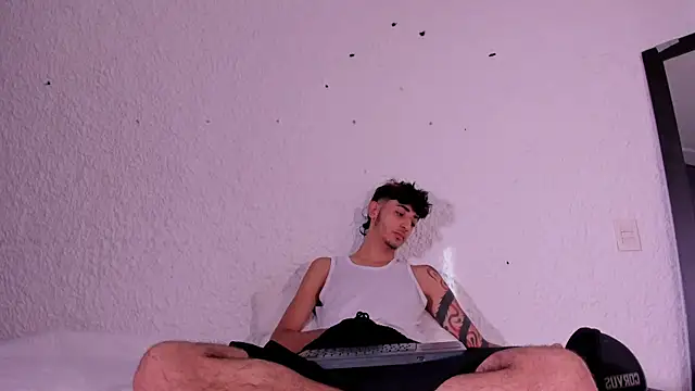 j martony online show from 11/11/25, 12:33