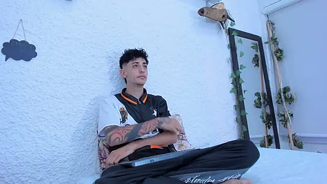 j martony online show from 12/18/25, 04:39