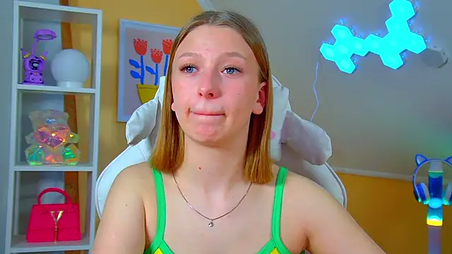 BeatriceBinoche online show from 04/21/26, 06:36