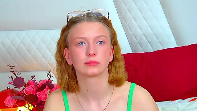 BeatriceBinoche online show from 04/18/26, 07:07