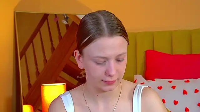 BeatriceBinoche online show from 04/15/26, 07:29