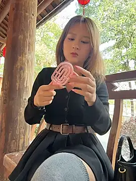 yuki june online show from 03/11/26, 08:52