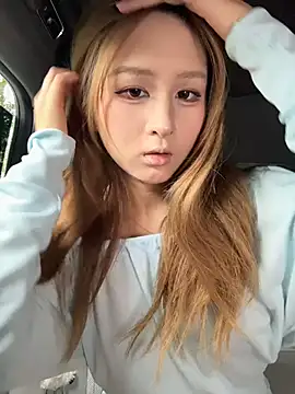 yuki june online show from 05/08/26, 08:07