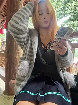 yuki june online show from 12/05/25, 07:07