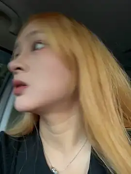 yuki june online show from 10/20/25, 09:32