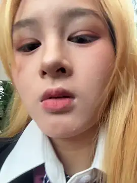 yuki june online show from 11/18/25, 08:28