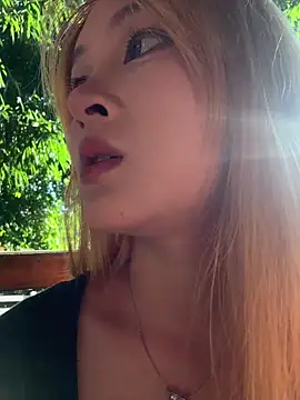 yuki june online show from 10/27/25, 09:10