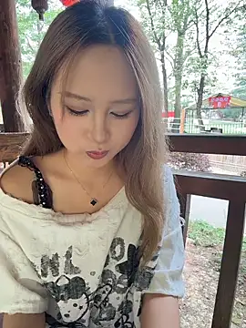 yuki june online show from 05/11/26, 07:10