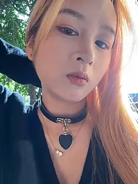 yuki june online show from 11/22/25, 07:51