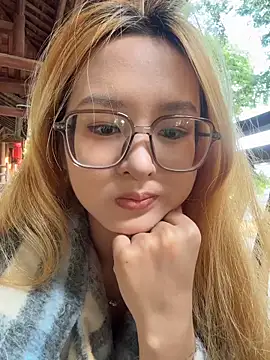 yuki june online show from 12/22/25, 08:47