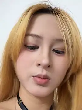 yuki june online show from 09/23/25, 09:27