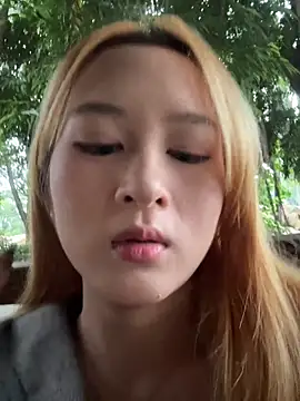 yuki june online show from 11/17/25, 09:35