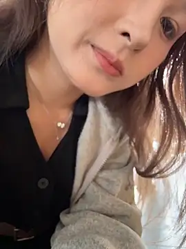 yuki june online show from 01/17/26, 07:45